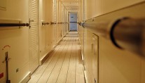 Explorer Motor Yacht ATMOSPHERE - Hall